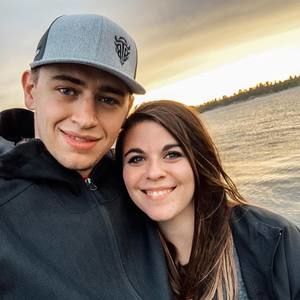 Meet your Posher, Carly